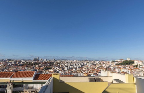 Alfama Wohnung | Stylish Apartment w/ Parking by LovelyStay