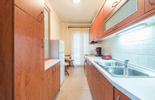 Mets Wohnung | Stylish Athens Apt 10 Minute Walk to Acropolis Museum & Metro