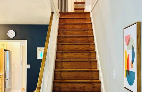 Folsom's Addition Haus | Stylish City Escape :: Spacious, Comfy & Close to Everything