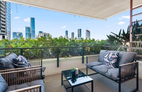 South Brisbane Wohnung | Stylish City View Apt and Best Location with Pool and Gym
