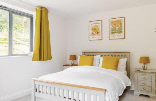 Nettleton Haus | Stylish Cotswolds Retreat nestled between Bath and Castle Combe