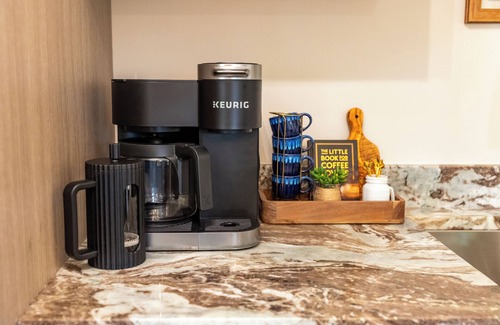 Arlington Heights Haus | Stylish Escape/Game Room/4 Brs