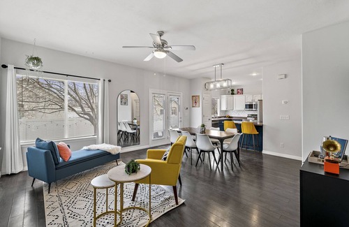 South Jordan Haus | Spacious, Stylish, & Perfect for Families! Centrally Located Near Everything!