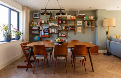 Bristol Haus | Stylish Family Home with Garden