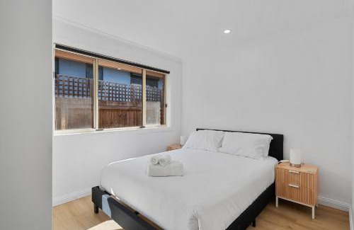 Sorell Haus | Stylish Hobart Gateway - Renovated & Pet Friendly