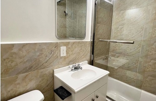 Chinatown Wohnung | Stylish & Large 2bd Apt next to Reading Terminal