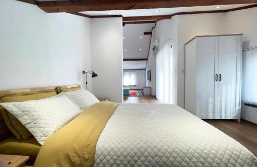 Ardino Wohnung | Stylish loft studio with great view to Ardino
