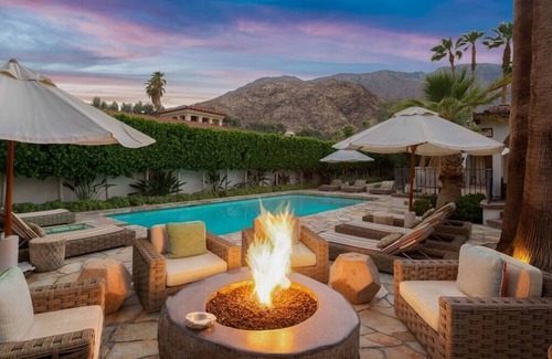 Old Las Palmas Haus | Stylish Mid-Century Modern Home!