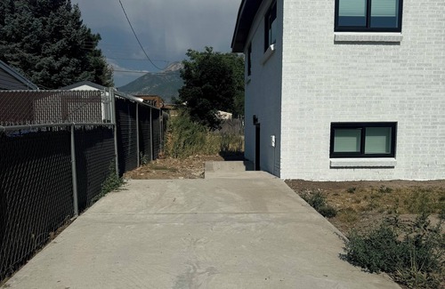 Sandy Wohnung | Stylish MIL Apartment Private Entrance Close Ski Resorts