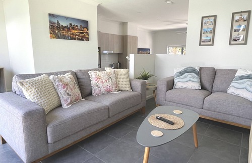 Mango Hill Haus | Luxus modernes Stadthaus mit Pool!
