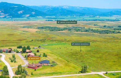 Victor Haus | Stylish Mtn Home Fireplace Views