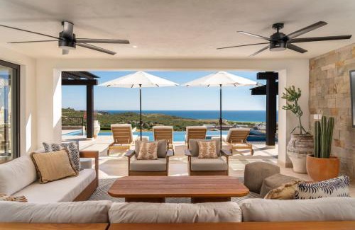 Sunset Beach Haus | Stylish New Modern 5BR Villa at Quivira