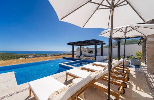 Sunset Beach Haus | Stylish New Modern 5BR Villa at Quivira