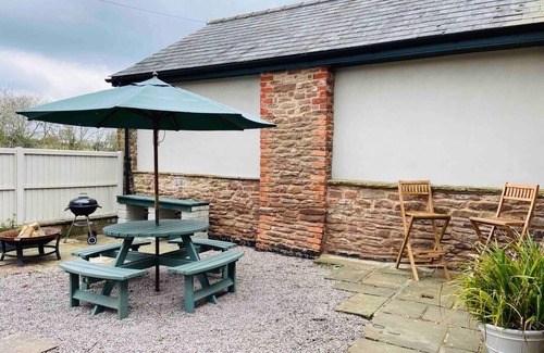 Monmouth Hütte | Stylish & Rural - 3 Bedroom Country Cottage