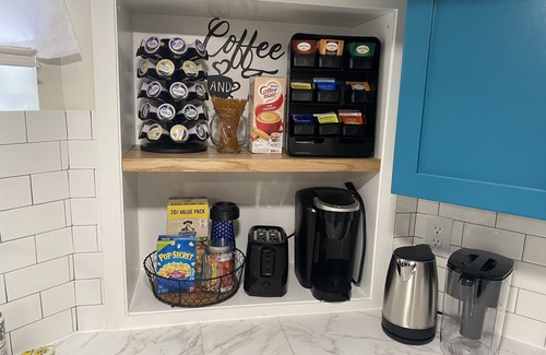 Princeton Wohnung | Stylish & Spacious Princeton Basement Apt with King Bed, Private Entrance