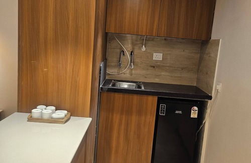 Panch Batti Wohnung | Stylish studio with wi-fi, pantry, coffee, and central location.