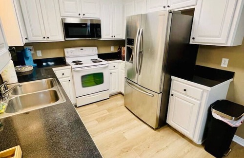 Hammond Wohnung | Stylish Townhouse 5 min to downtown Hammond