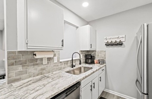 Overland Park Haus | Stylishly Remodeled Mid-Term Rental in Overland Park, Kansas: Your Modern Retreat Awaits!