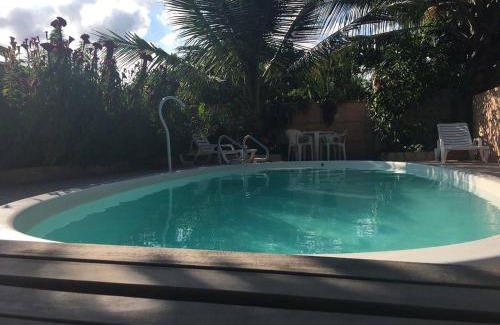 Bairro da Enseada Haus | Suíte 2 com piscina e wi-fi em Caraguatatuba