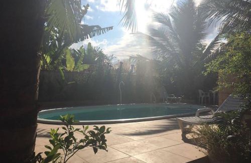 Bairro da Enseada Haus | Suíte 2 com piscina e wi-fi em Caraguatatuba