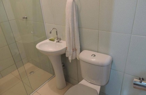 Bairro da Enseada Bed & Breakfast | Suíte 3 com piscina e wi-fi em Caraguatatuba