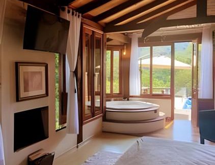 Mairipora Skihütte | Suíte c/Café, Hidro, Lareira e Piscina - 20min SP