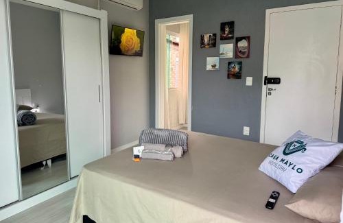 Capoeiras Haus | Suíte Conforto com AR, TV e sacada em Florianópolis
