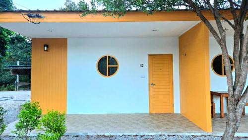 Don Sak Haus | Suanvadee Resort สวนวดี รีสอร์ท