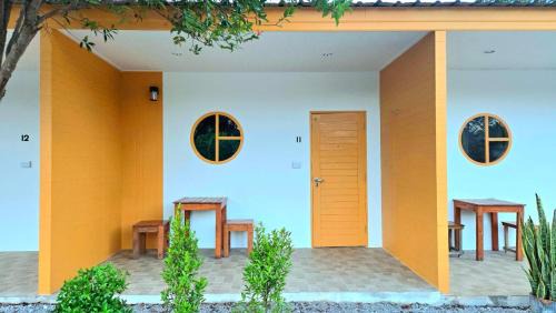 Don Sak Haus | Suanvadee Resort สวนวดี รีสอร์ท