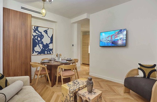 Saint-Vincent-de-Paul Wohnung | Sublime air-conditioned apartment Center of Paris