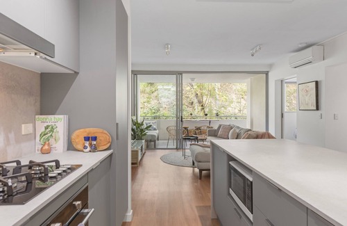 Teneriffe Wohnung | Sublime Simplicity! ~ 1Bed/Study/1Bath/Balcony/1Car