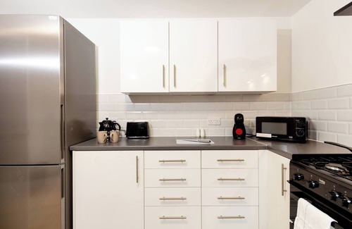 Oldham Bed & Breakfast | Suite 6: Double Room in the Heart of Oldham