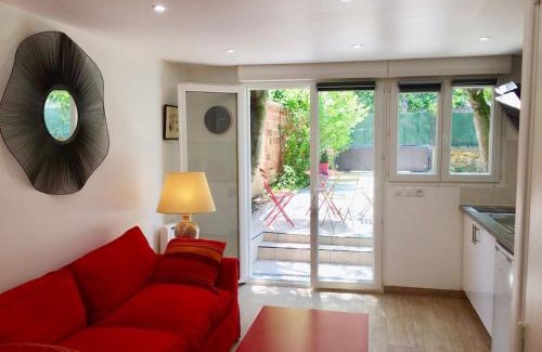 Les Pavillons-sous-Bois Wohnung | SUITE AVEC TERRASSE ET JARDIN AUX PORTES DE PARIS