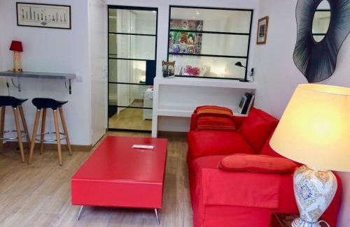 Les Pavillons-sous-Bois Wohnung | SUITE AVEC TERRASSE ET JARDIN AUX PORTES DE PARIS
