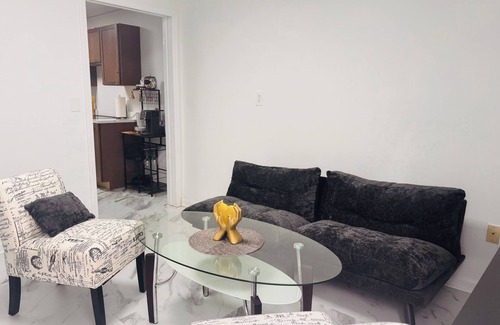 Lawrenceville Haus | Suite B Cozy Rear Entry Basement Escape, 4b1b