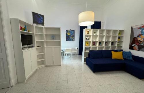 Frattamaggiore Wohnung | suite cubè al centro storico vicino la scuola Vespucci con parcheggio su richiesta