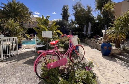 Vence Haus | Suite double bed + sofa bed with terrace (11)