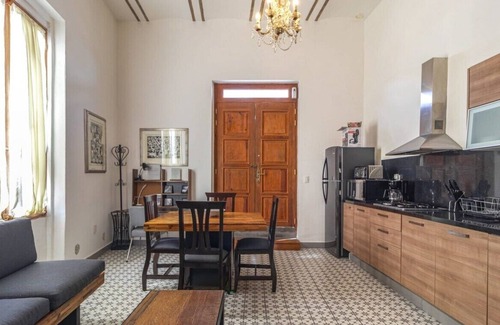 Downtown Queretaro Wohnung | Suite in Historic Center, Terrace. Wifi+Workroom+A/C