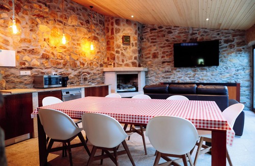 Molares Haus | SUITE IN RUSTIC HOUSE WITH STUNNING VIEWS