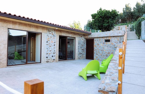 Molares Haus | SUITE IN RUSTIC HOUSE WITH STUNNING VIEWS