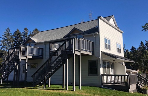 La Pointe Wohnung | Loft mit Kingsize-Bett in der Main Street, in Gehweite zu allen Aktivitäten in der Innenstadt