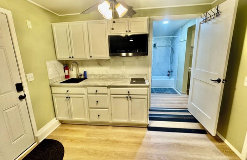 South Redlands Haus | Suite with separate entrance in Redlands -no cleaning fee