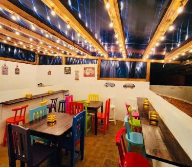 De Mexicanos Hotel | Suites del Barrio