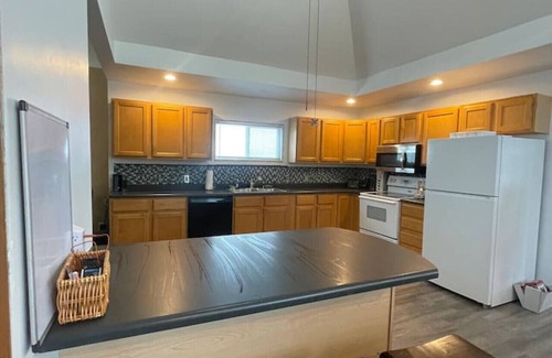 East End Haus | Summer dates! Spacious 3 bed 2 bath! Enormous Kitchen! Close to Lake Superior!