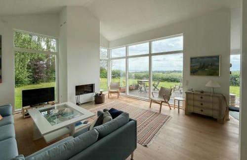 Beder Malling Haus | Summer Home With View Near Aarhus