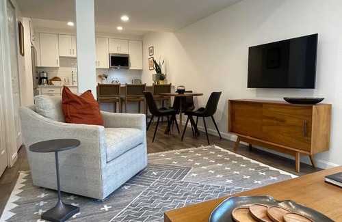 Annapolis Haus | Summer Special in Annapolis! Pristine, Peaceful, Walkable 1B/1B Apt. Sleeps 4.