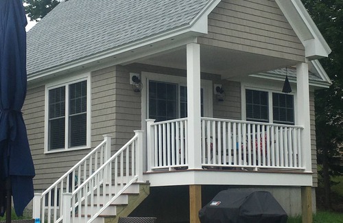 Southwest Harbor Hütte | Summer special! Adorable Whale's Tail guest cottage.