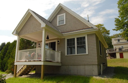 Southwest Harbor Hütte | Summer special! Adorable Whale's Tail guest cottage.