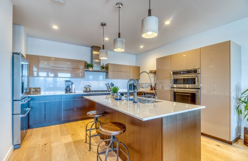 Southern Crossing Eigentumswohnung | *Summer Specials* Modern and Luxury Meet at The Atrium