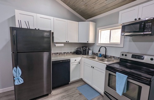 Summerlee Sonstige | Summerlee Suite - Beautiful Remodeled Farmhouse 5 Mins from the New River Gorge!